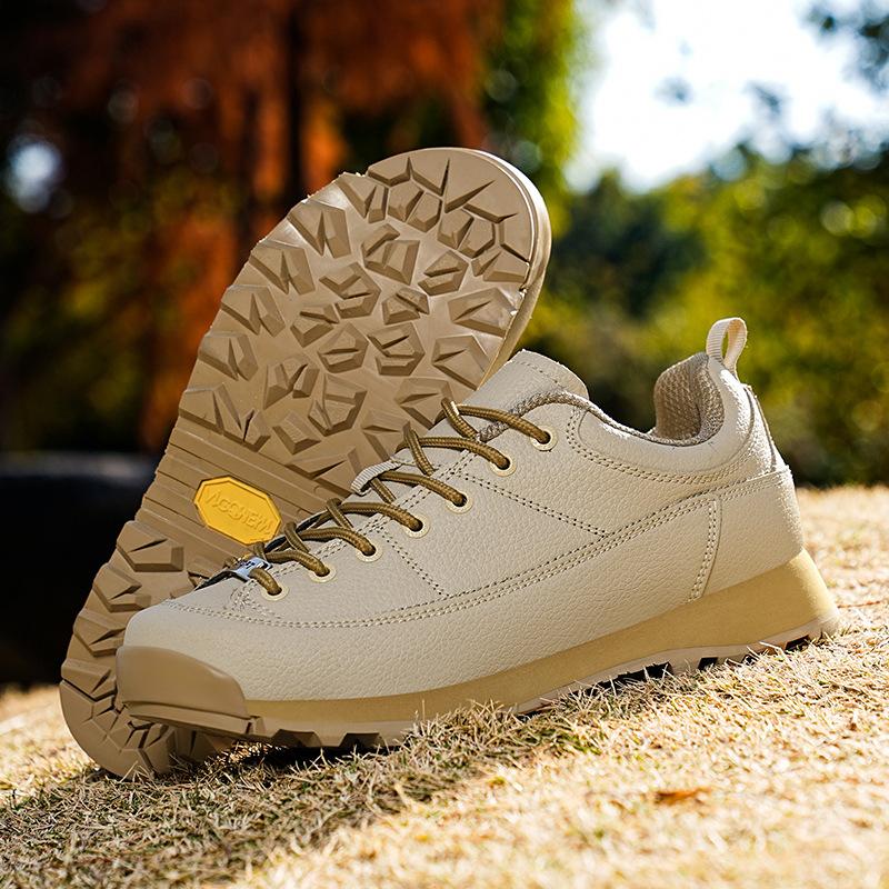 

Men s low-top hiking off-road shoes Outdoor camping shoes Waterproof and non-slip hiking shoes Sports and leisure leather men s shoes 45