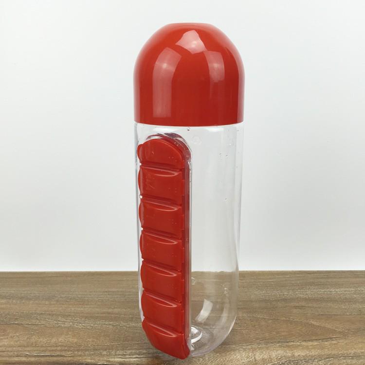 Creative 700ML Water Bottle with Built-In Seven-Day Pill Organizer, Portable & Large Capacity, Two-in-One for Outdoor Use
