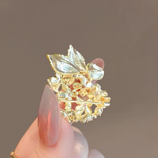 Broche para Mujer Brillo Alto Incrustación de Pedrería Diseño de Hortensia Brillante Pin de Solapa Suéteres Cuellos Sombreros Bolsos Abrigos Bufandas Insignia Accesorio de Atuendo