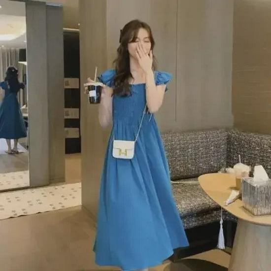 2023 Summer French-Style Pleated Waist Midi Dress with Flutter Sleeves and Square Neck