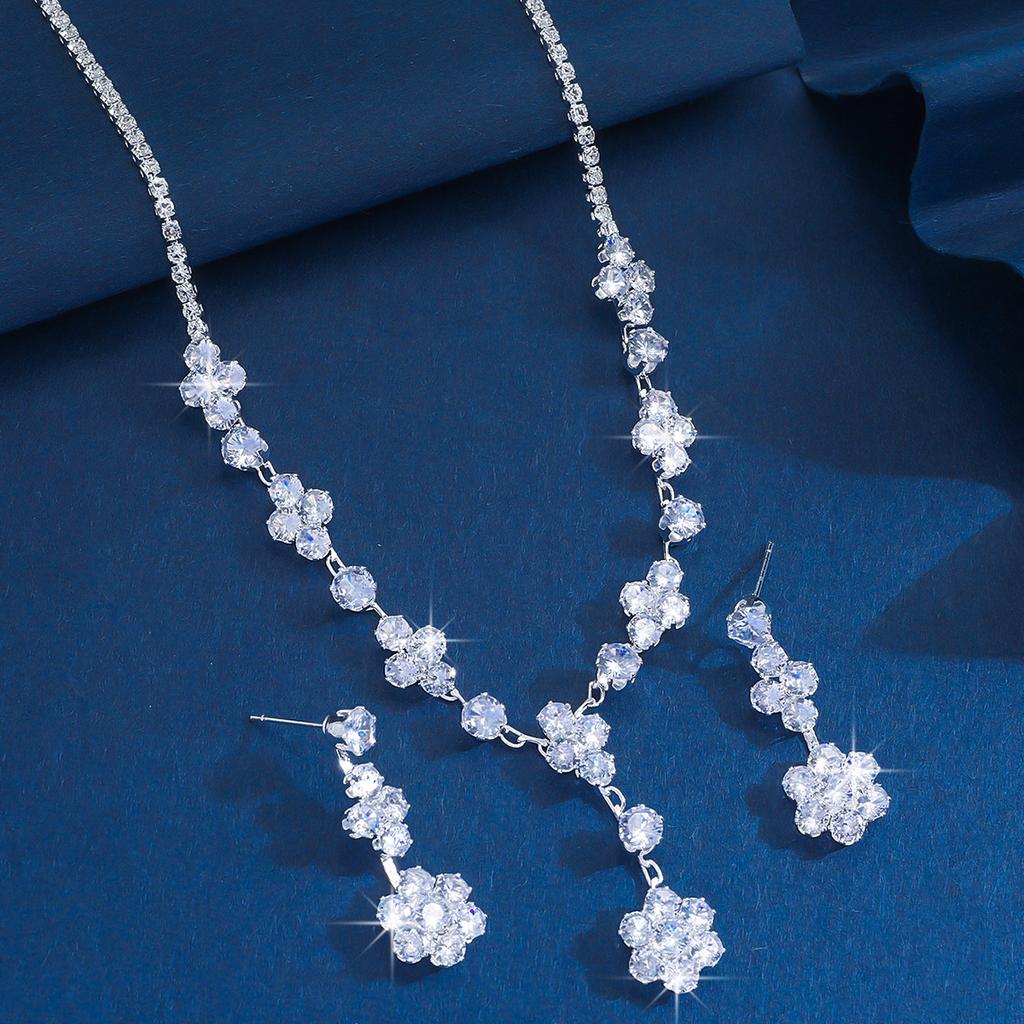 3PC Women's Fashion Zircon Fresh Small Flower Necklace Earrings Zircon Set Sparkling Elegant Luxury Party and Festival Gifts