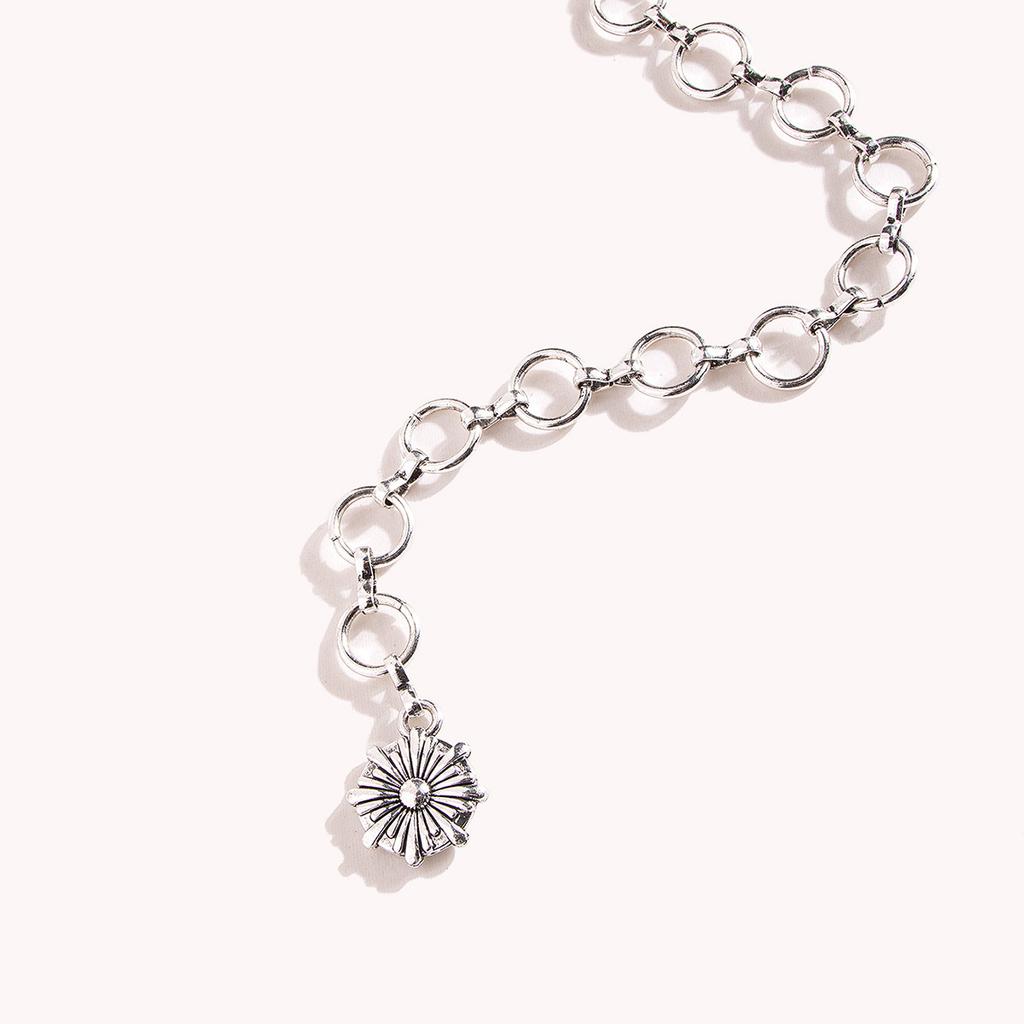 New Retro Geometric Carved Turquoise Heavy Industry Women's Metal Waist Chain Elegant Palace Style Quality