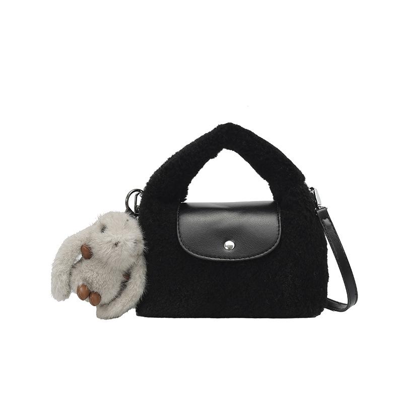 

Trend fashion handbag plush square bag 2025 winter new versatile shoulder bag fresh and cute messenger bag women no pendant чёрный