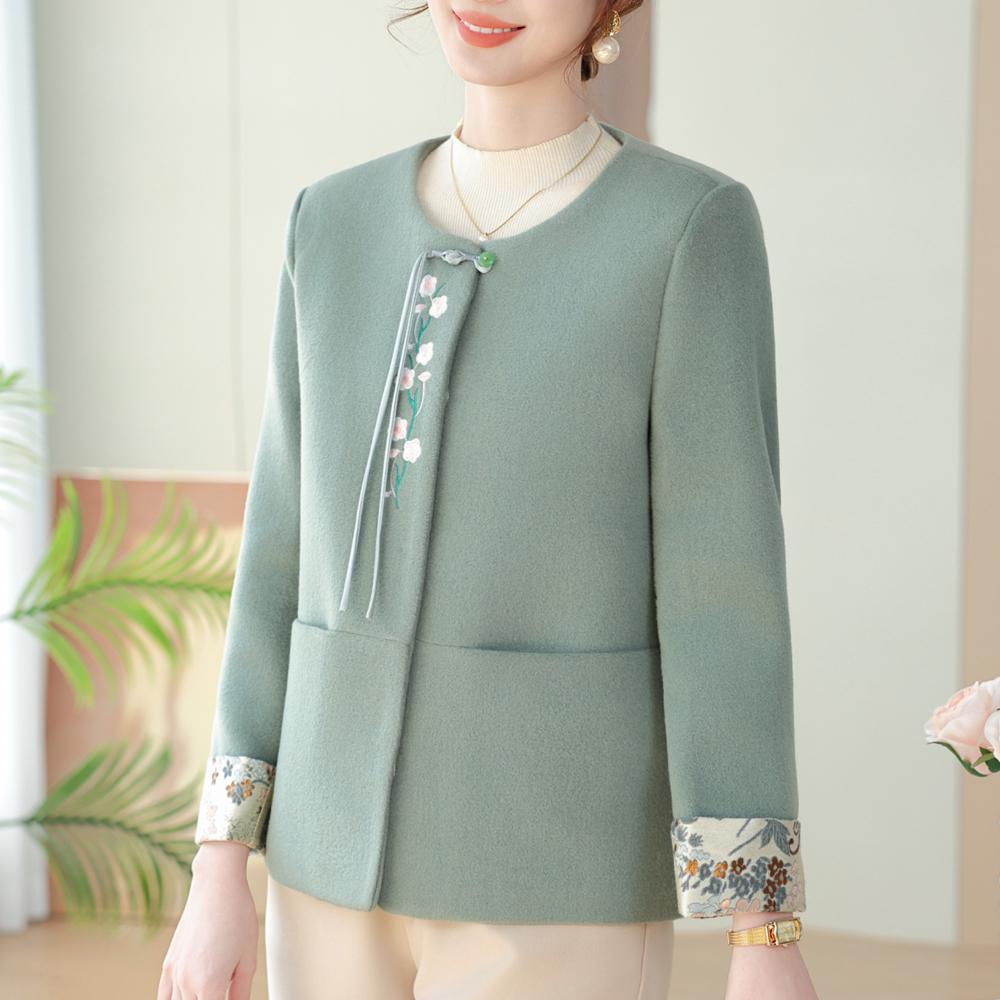 

Spring 2026 Woolen Coat for Middle-Aged Women - New Chinese National Style, 40s & 50s Fashion. 5XL (150-165 jin) світло-зелений колір