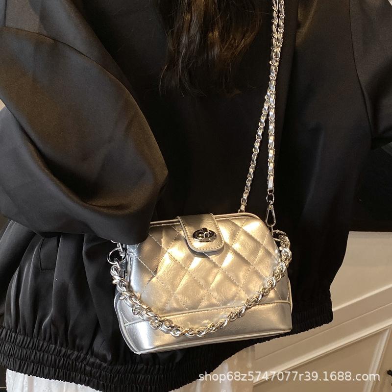 Box Bag Women's 2025 Explosion Super Fire Rhombus Chain Small Bag High Sense Ins Versatile Messenger Shell Bag Tide