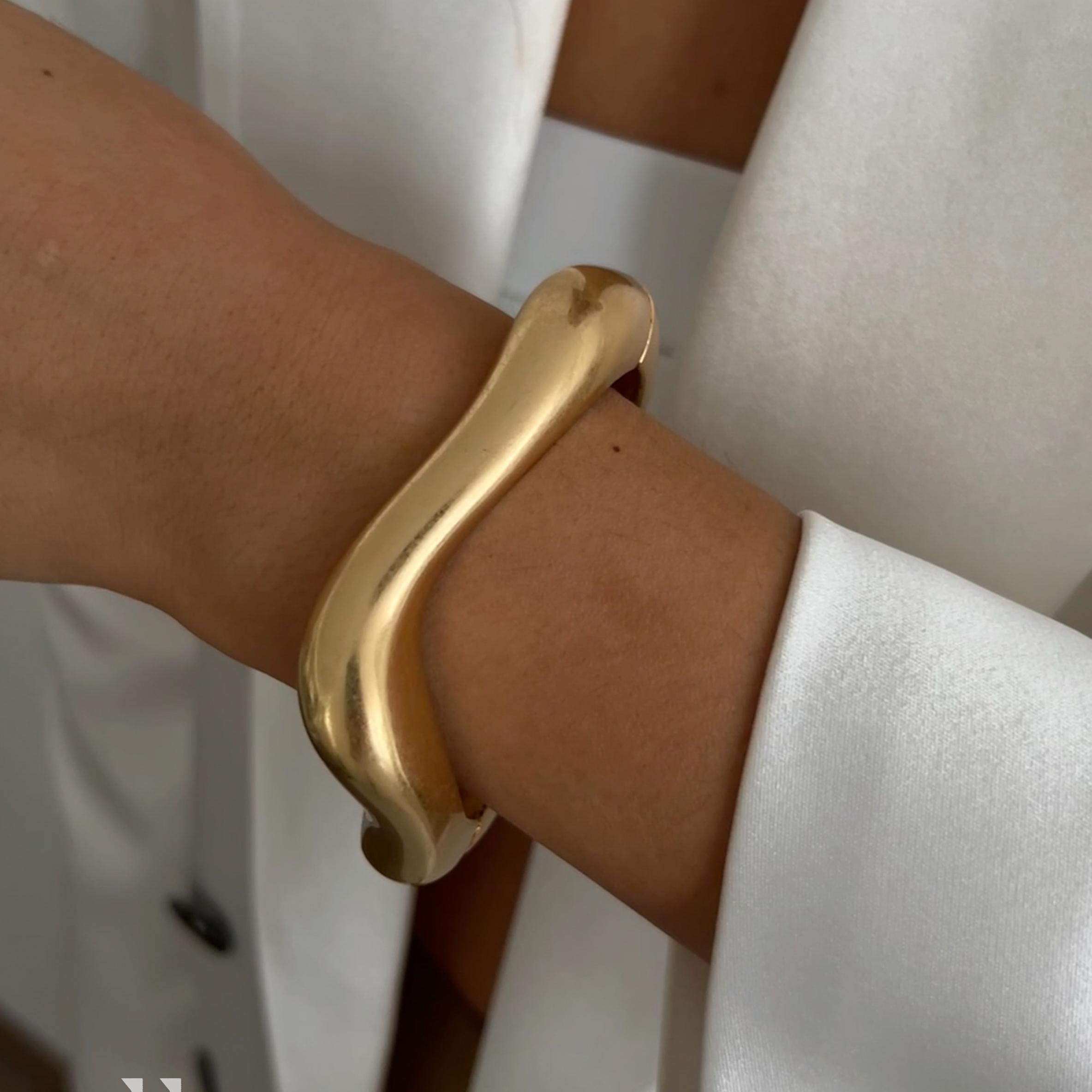 

Ingemark 3 Styles Punk Hip Hop Heavy Metal Chunky Spring Bangles for Women Trendy Goth Gold Color Arm Bracelet Couple Jewelry