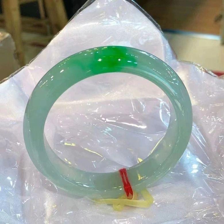 High-Grade Ice Jade Green Jadeite Bracelet - Elegant Gift 58mm
