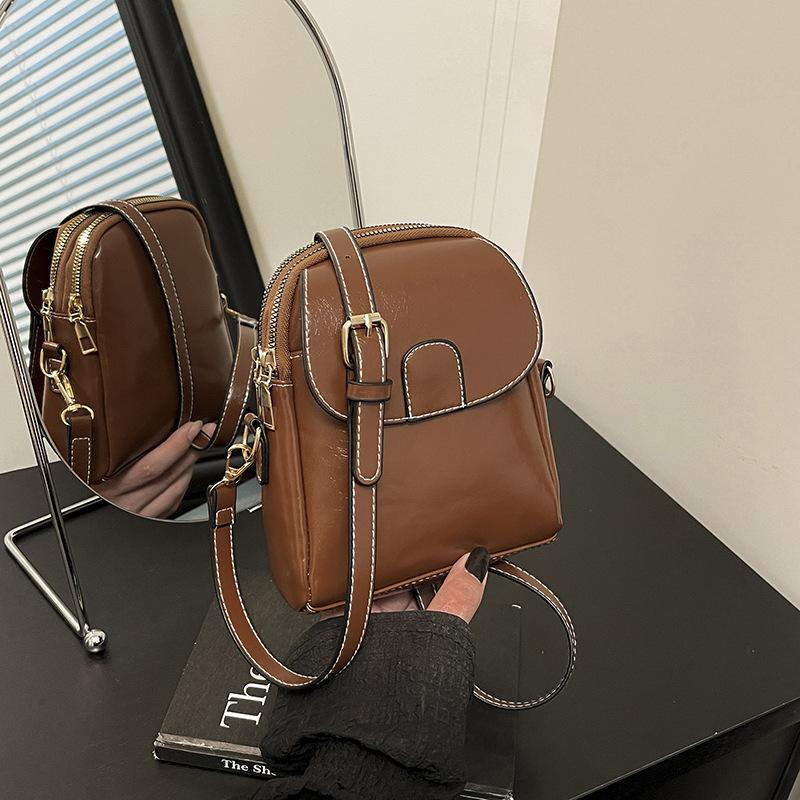 

2025 новая модная маленькая сумка через плечо, трендовая женская сумка для мобильного телефона, универсальная сумка-мессенджер из мягкой кожи в европейском и американском стиле, оптом коричневый