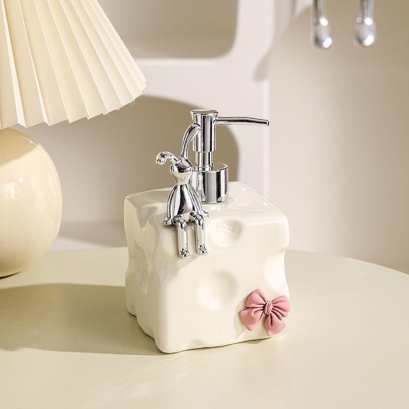 600ml European Style Bow Lotion Bottle Rabbit Storage Container Household Shampoo Shower Gel Divided Bottle Bathroom Accessories