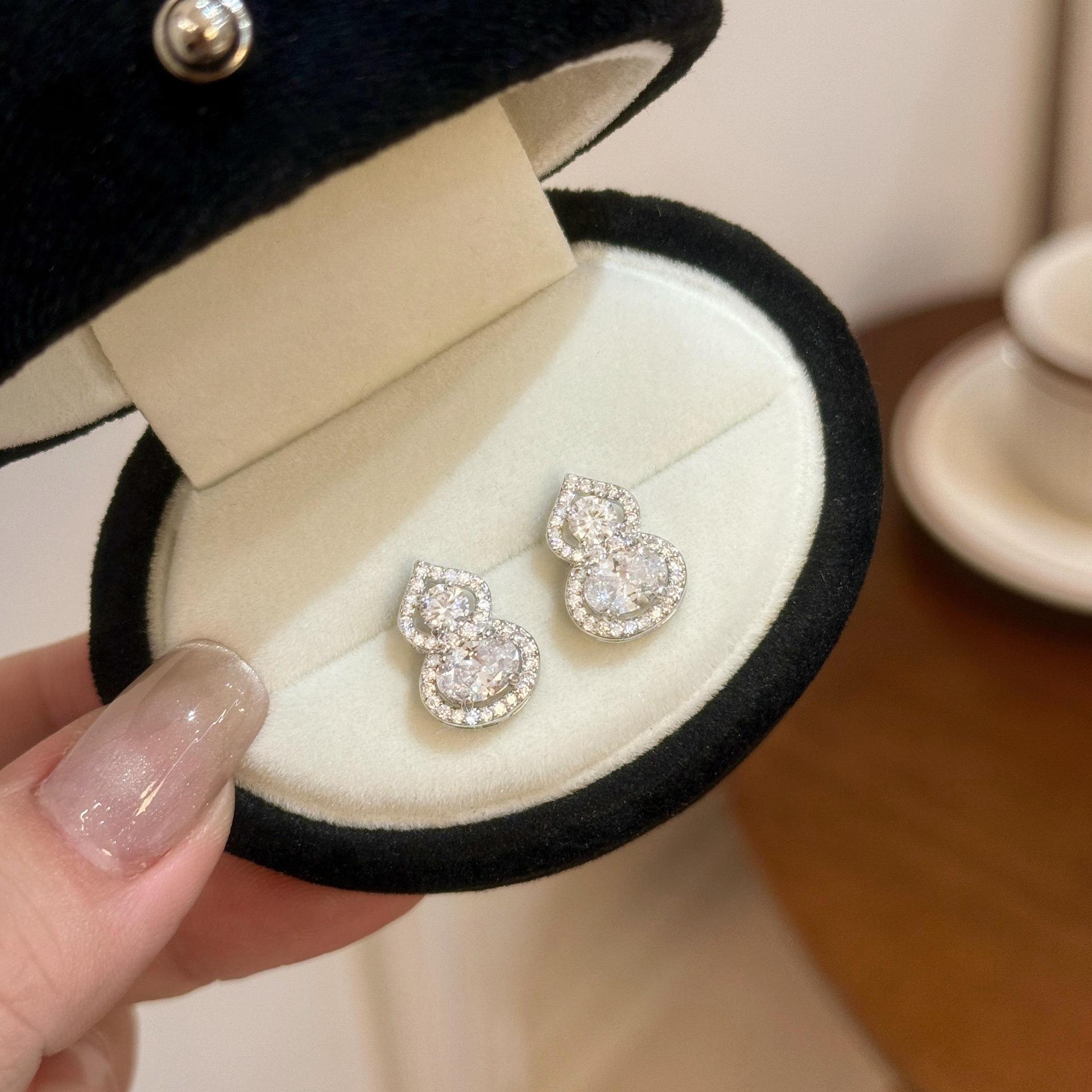 Unique niche zircon gourd stud earrings 2025 national style light luxury temperament exquisite earrings