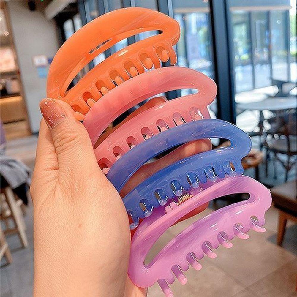 

Pastel round half-up hair clip pitch