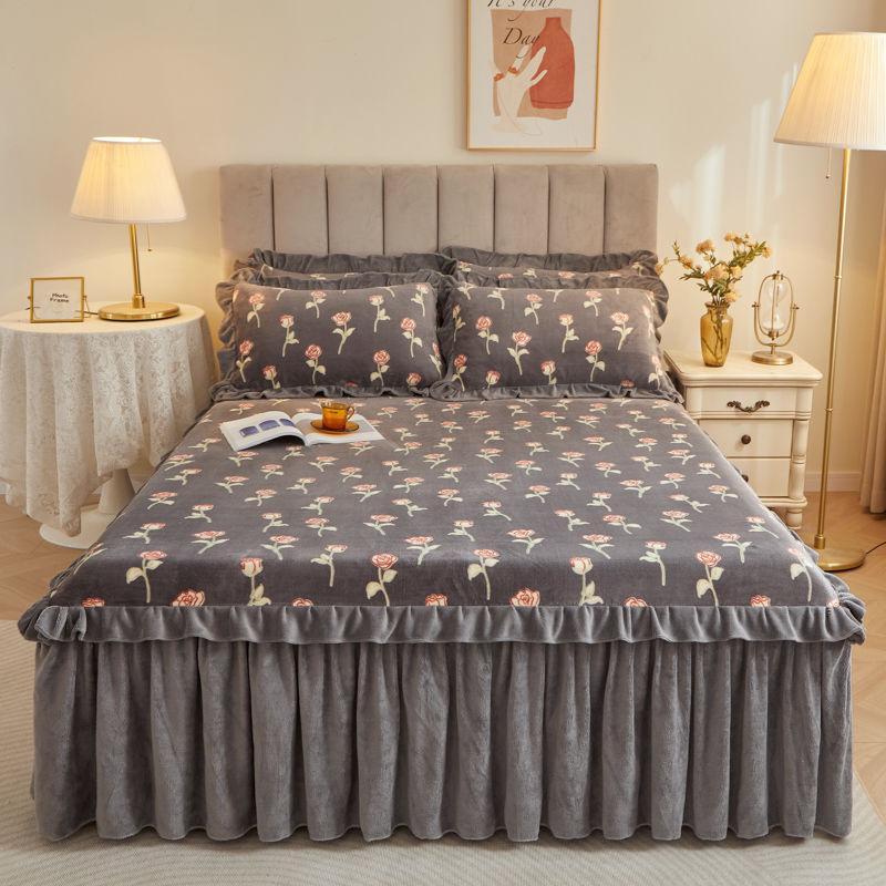 3 stücke Kleine Blumenmuster Plüsch Bett Rock Winter Dicke Volant Rand Tagesdecke Matratze Schutzhülle Anti Slip Bettlaken