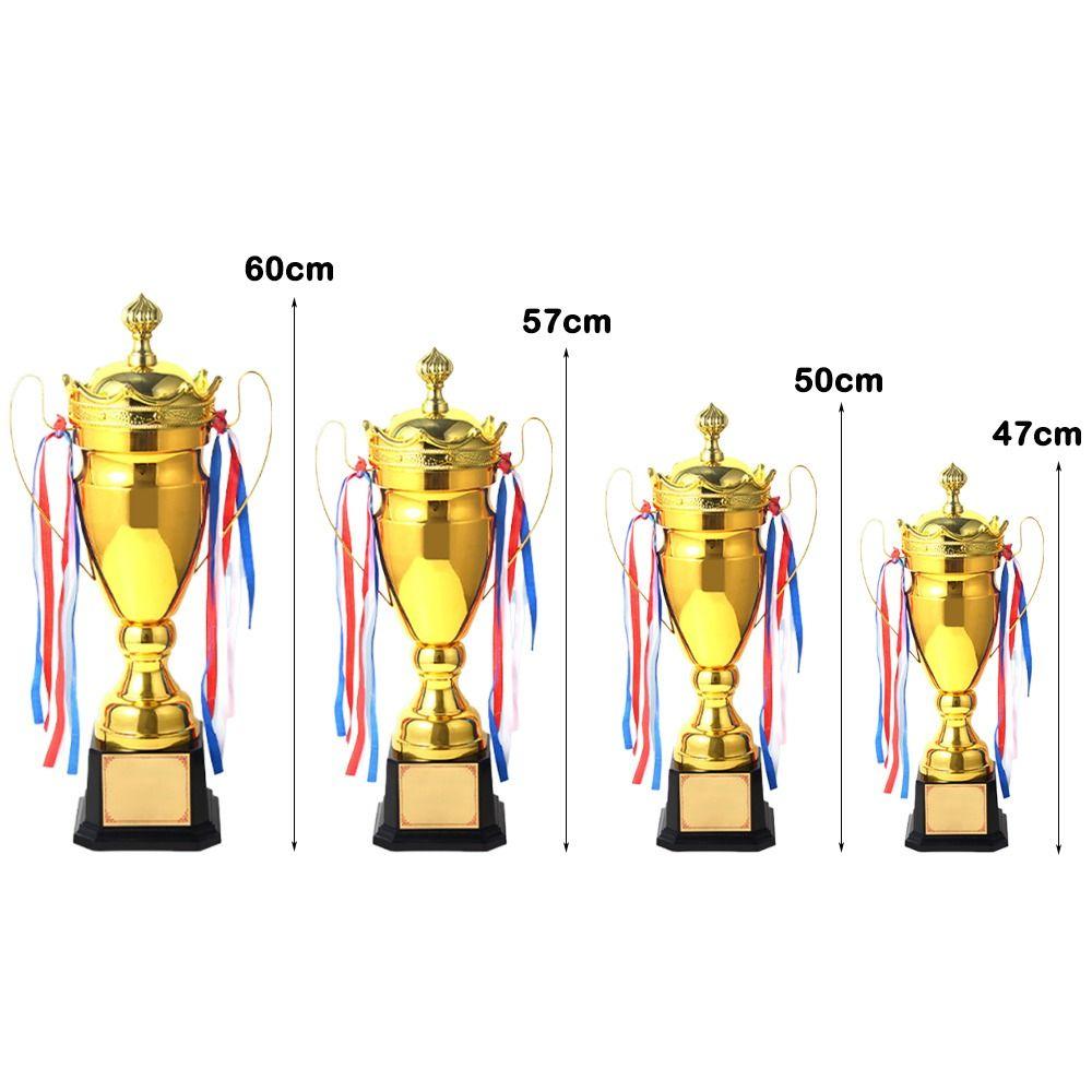 Goldfarbener Gewinnerpreis Kleine Größe Wettbewerbspokal Wettbewerbspreis Meisterschaftspokal Sportspiele
