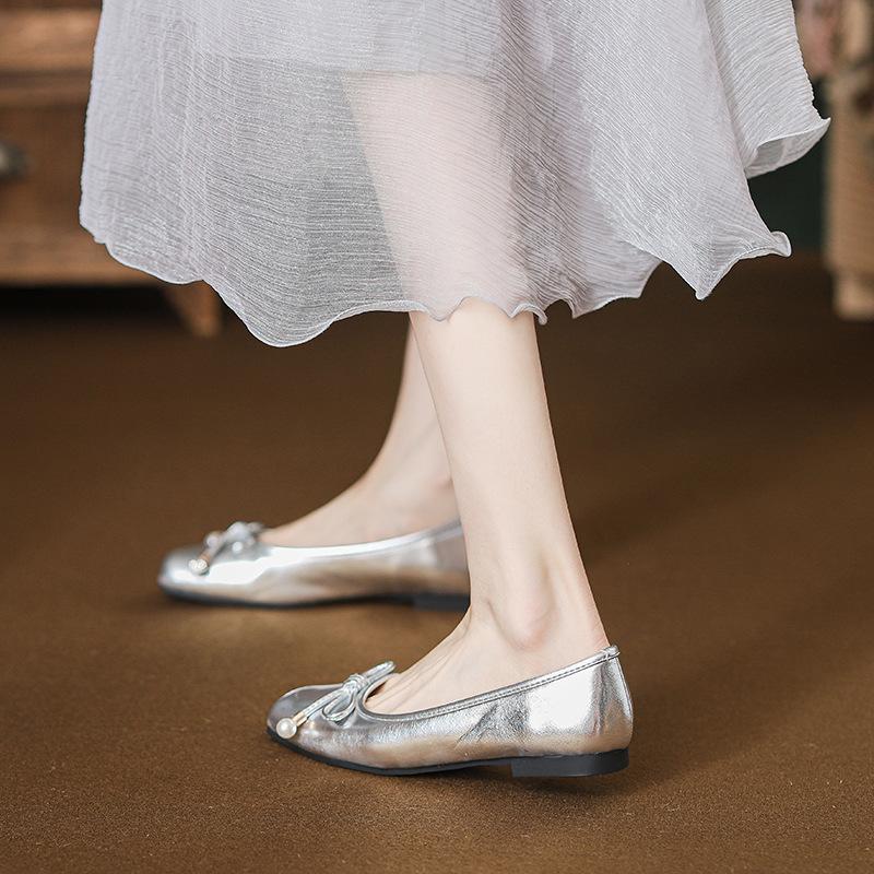 French gentle square head pearl flats women's 2025 new with skirt comfortable soft sole silver single shoes ballet shoes