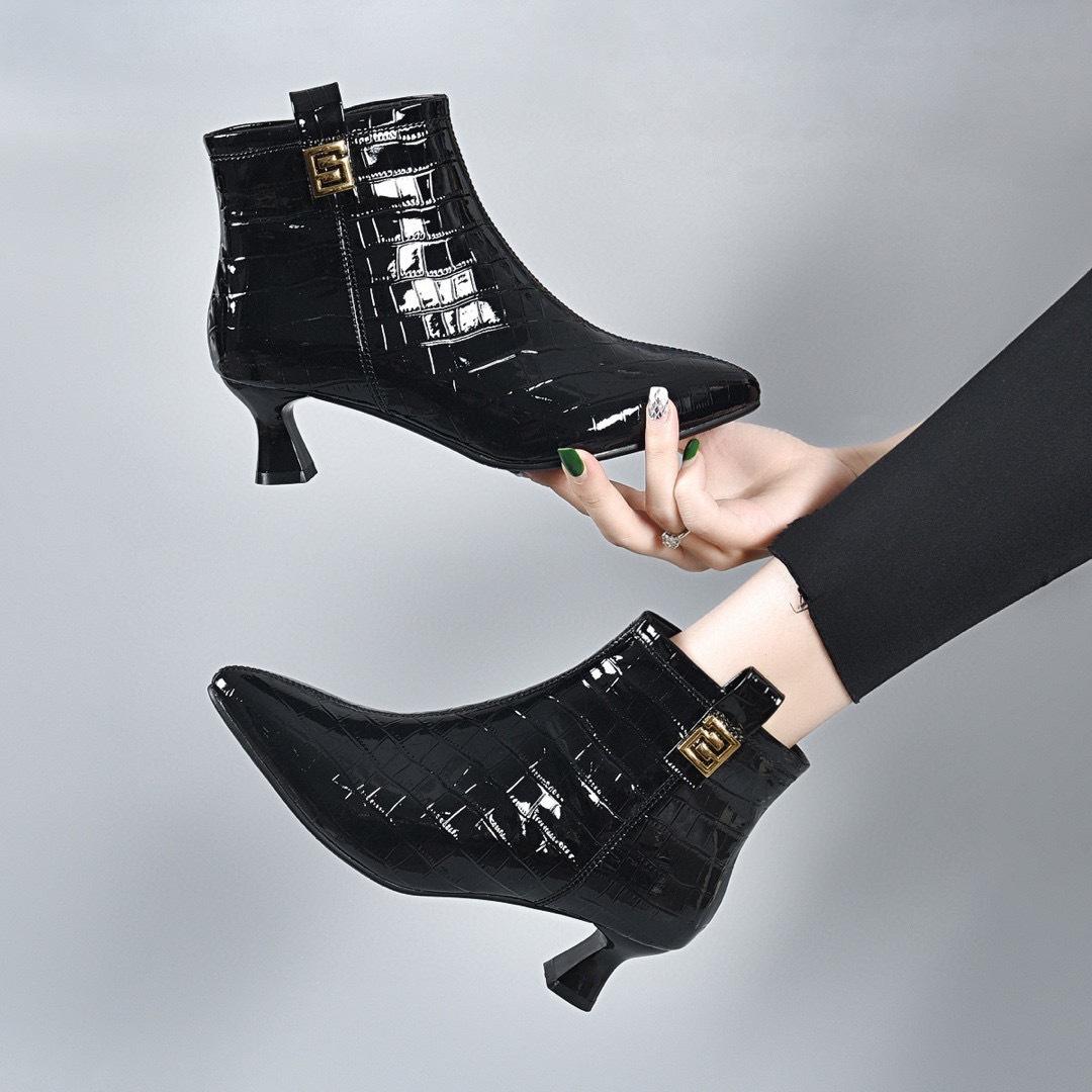 

Модные ботильоны с острым носком 2025 осень и зима новый темперамент тонкий каблук маленький каблук первый слой тисненая коровья лаковая кожа боковая молния маленькие ботильоны 35