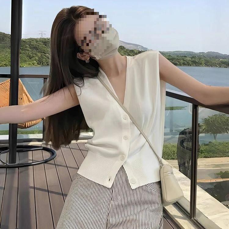 Wool Crop Top For Women Summer Blouse With Polo Neck And Wavy Knit Style