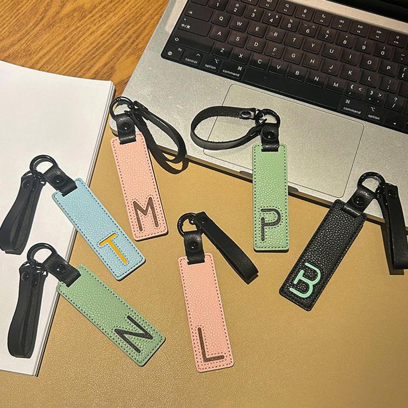 Fashion 26 Letters Key Chain Pu Leather Alphabet Letter Keyring Car Key Accessories Business Key Holder Women Bag Pendant Decor
