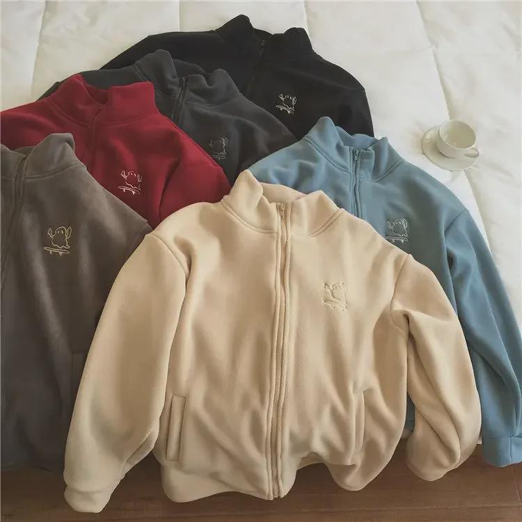 Dámská bunda z mléčného fleecu z jehněčí vlny - Kolekce zima 2024