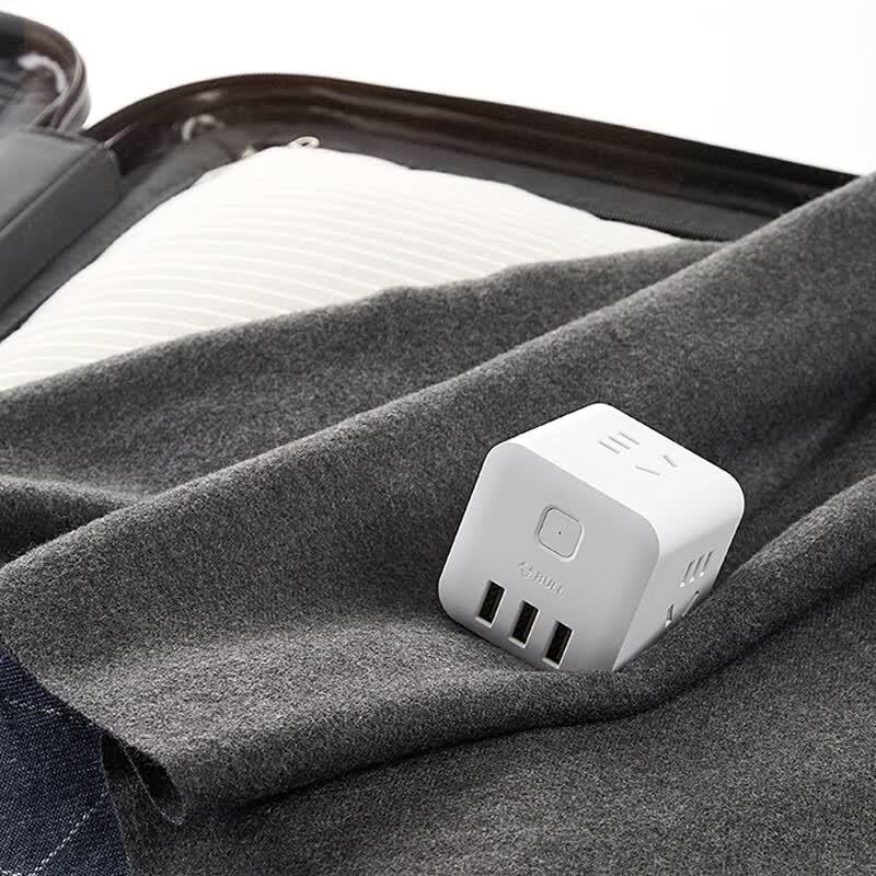 BULL Portable Multi-function Cube Power Strip with USB CN Plug (adapter Included)