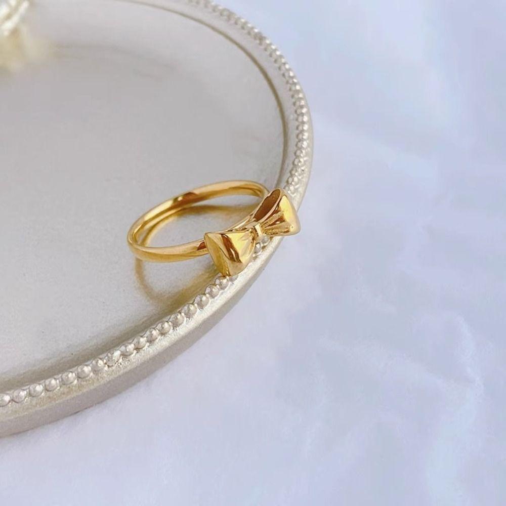 

Sweet Bow-tie Ring Exquisite Gold Ring Fashion Bowknot Finger Ring Gift