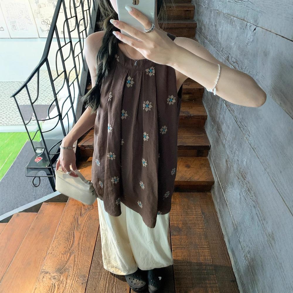 Korean Chic Floral Halter Vest - 2025 Summer Style for Women: Petite Vacation Shirt