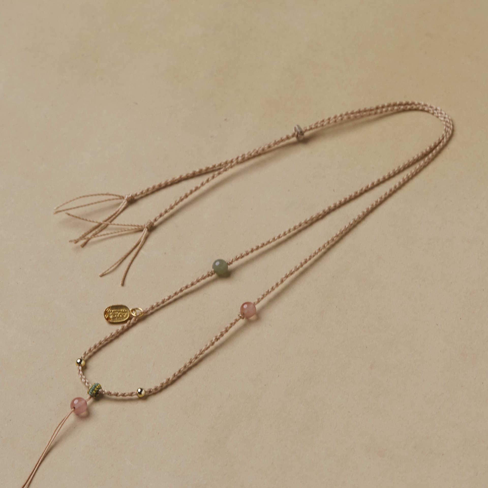 Ручной работы регулируемый кулон из нефрита Хэтянь с плетеным шнуром Standard