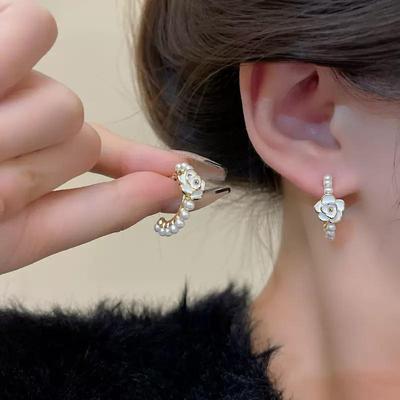 Pearl C-shaped Women's Stud Earrings White Enamel Flower Imitation Pearl Small Earings for Girls Fashion Ear Jewelry