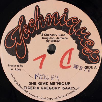12inch Record TIGER  GREGORY ISAACS  She Give Me HicUp WRT61 Techniques Jamaica Reggae Ska  Dub Used