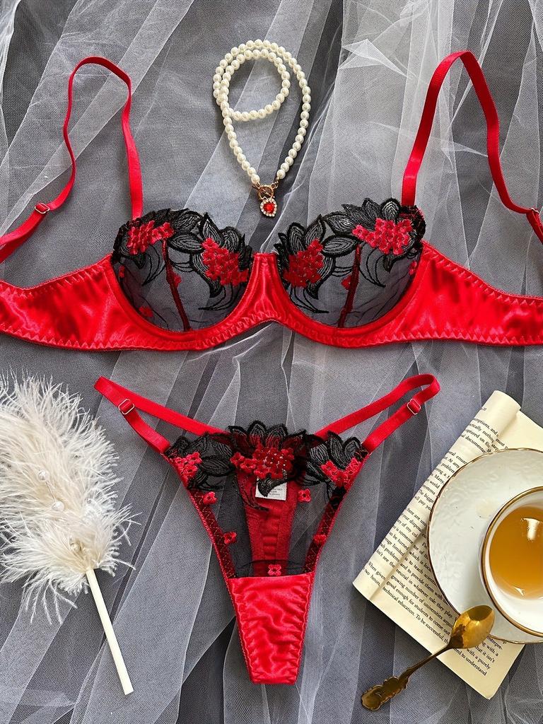 Sexy underwear French ultra-thin embroidered mesh erotic underwear set with large breasts and small anti-sagging bras for women