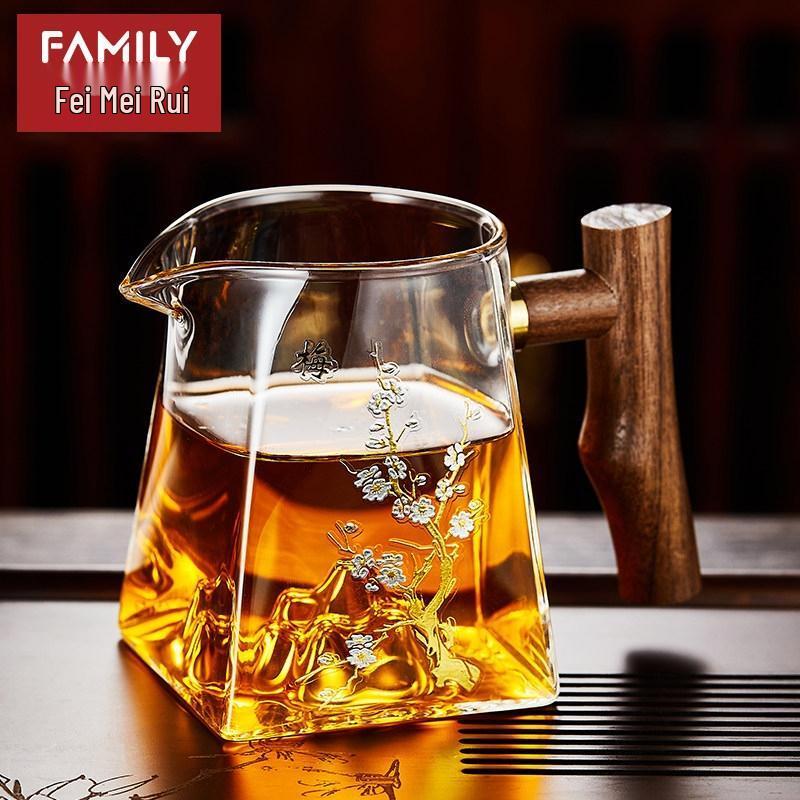 HANDUNYOU Heat-Resistant Glass Fairness Cup with Wooden Handle