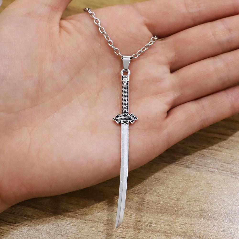 Collier Pendentif Épée et Serpent en Alliage Sombre Gothique pour Hommes et Femmes