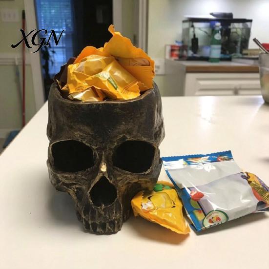 Retro Distressed Skull Decor Planter, Resin Head Flower Pot, Halloween Candy Bowl, Spooky Unique Gothic Gifts Decoration for Tabletop Home Bar Office