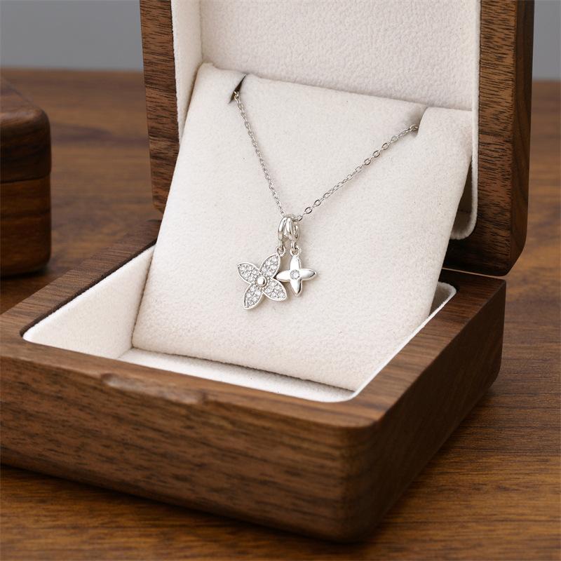 Fashion Micro-Set Four-Leaf Clover Double Pendant Titanium Steel Necklace for Women Gold Plated Non-Fading Ladies Clavicle Chain