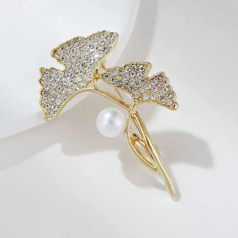 Elegant Ginkgo Leaf Pearl Brooch for Women - Luxury Alloy Pin