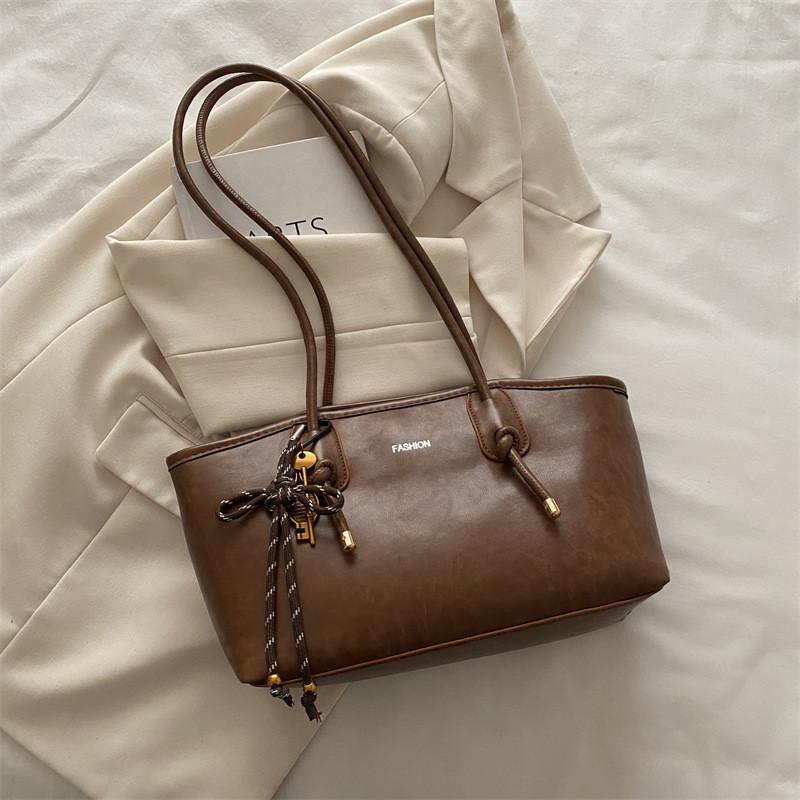 Stylish Large Capacity Tote Bag For Women In Chic Retro Design With Multiple Color Options