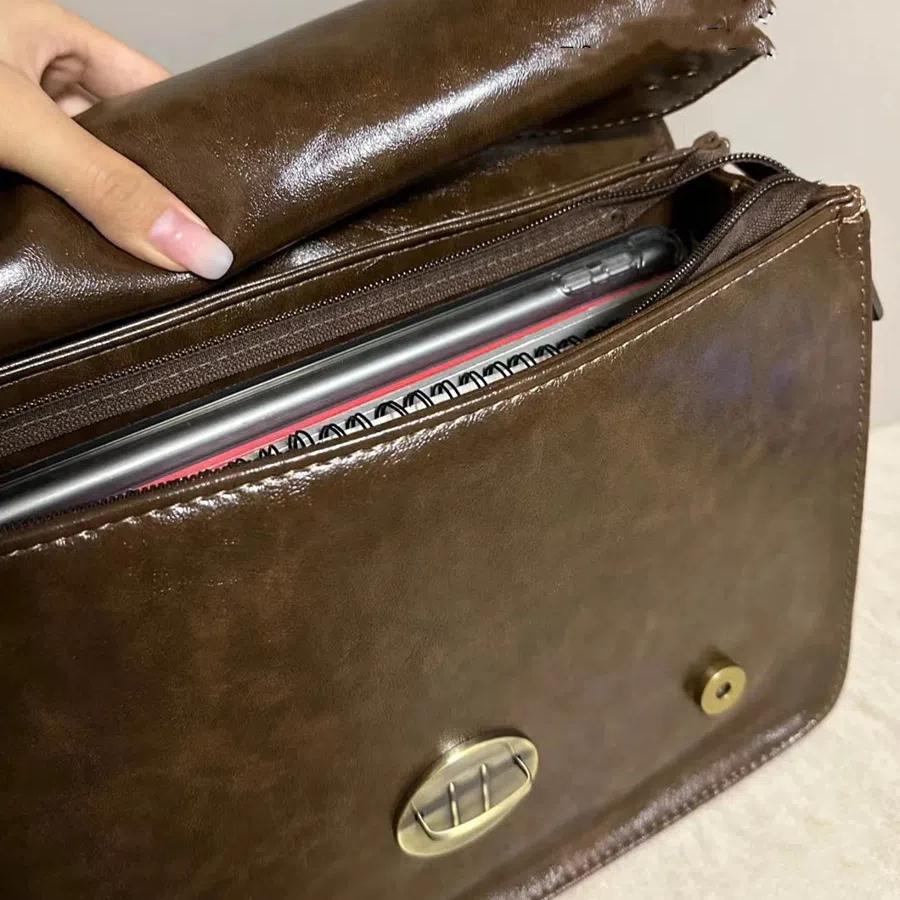 حقيبة ظهر مدرسية للطلاب حقيبة ظهر حقيبة مراسلة بإبزيم ريترو للخريف والشتاء حقيبة صف جامعي حقيبة عصرية للركاب حقيبة يد