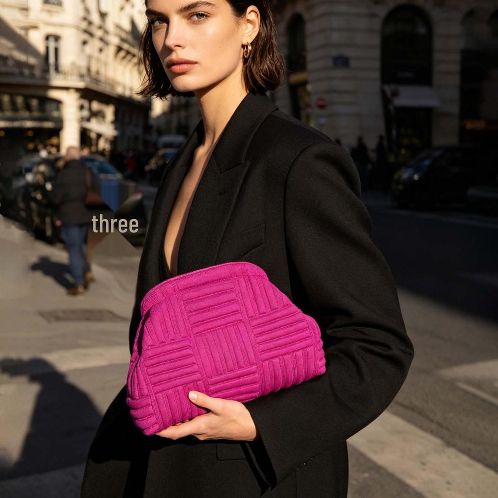 Knitted Cloud Clutch: Popular Woven Textured Makeup Bag