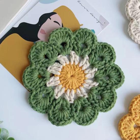 Handmade Crochet Flower Coaster Heat-Resistant Cup Mat for Mugs Glasses Soft Non-Slip Absorbent Table Protector Mat Cute Kitchen Desk