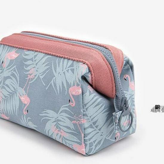 

Женская дорожная косметичка большой вместимости со стальным каркасом Large