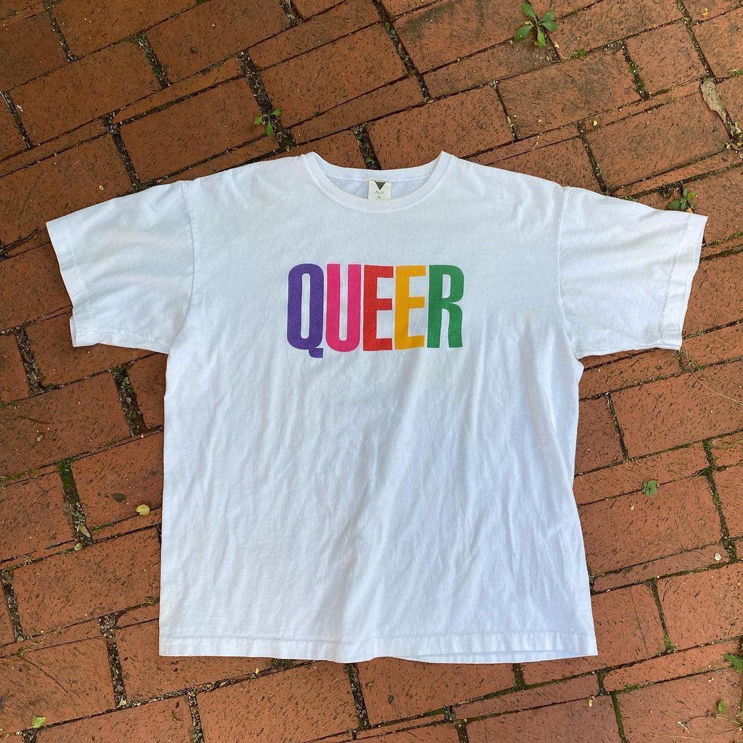 

2025 Новая КРЕАТИВНАЯ футболка с надписью QUEER, универсальная, простая, из чистого хлопка, плотная, с коротким рукавом, для мужчин и женщин 4XL