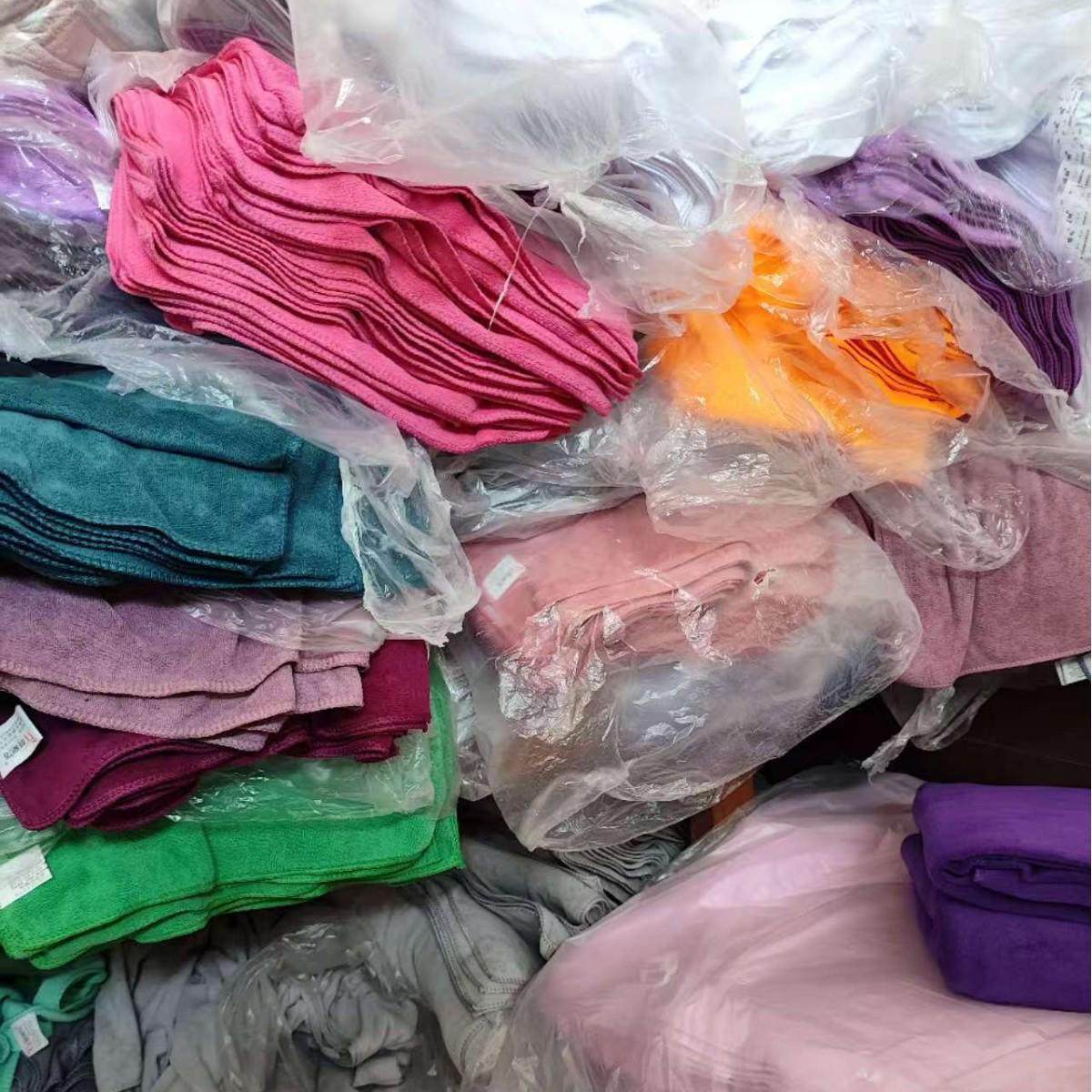

Thick, Soft, and Absorbent Salon Towels for Hair and Barber Use Color Mix [Medium Thickness]