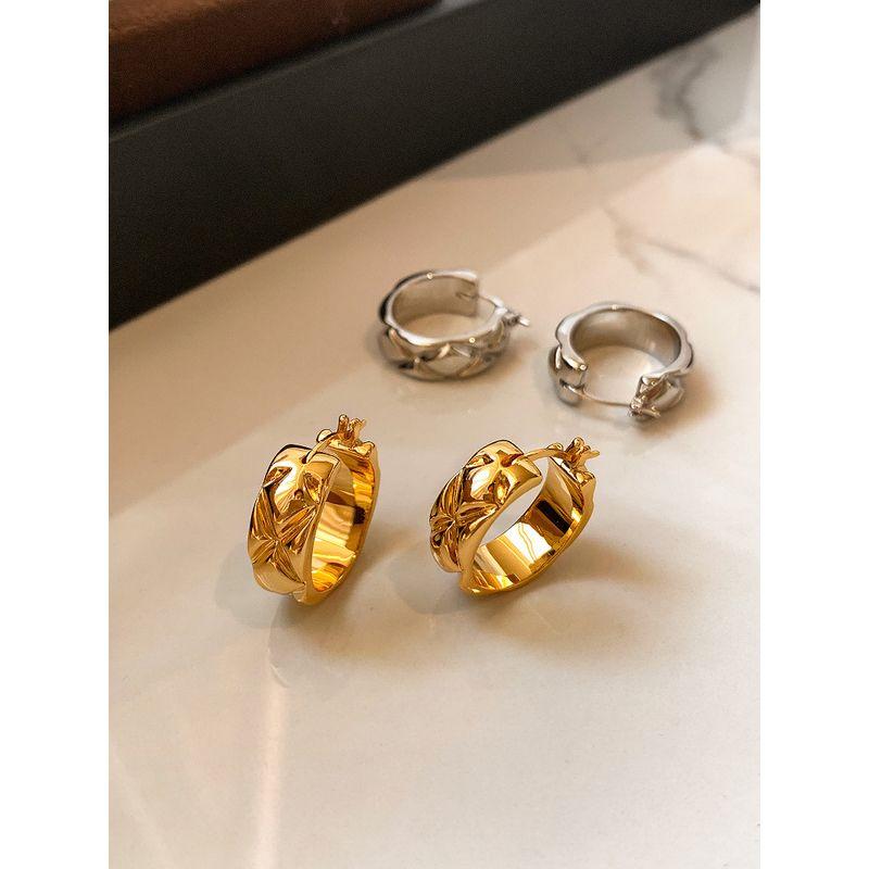 European and American Heavy-Duty Metal Diamond Pattern Plain Hoop Earrings for Women, Light Luxury and High-End Feel, 2026 New Model, Gold Earrings