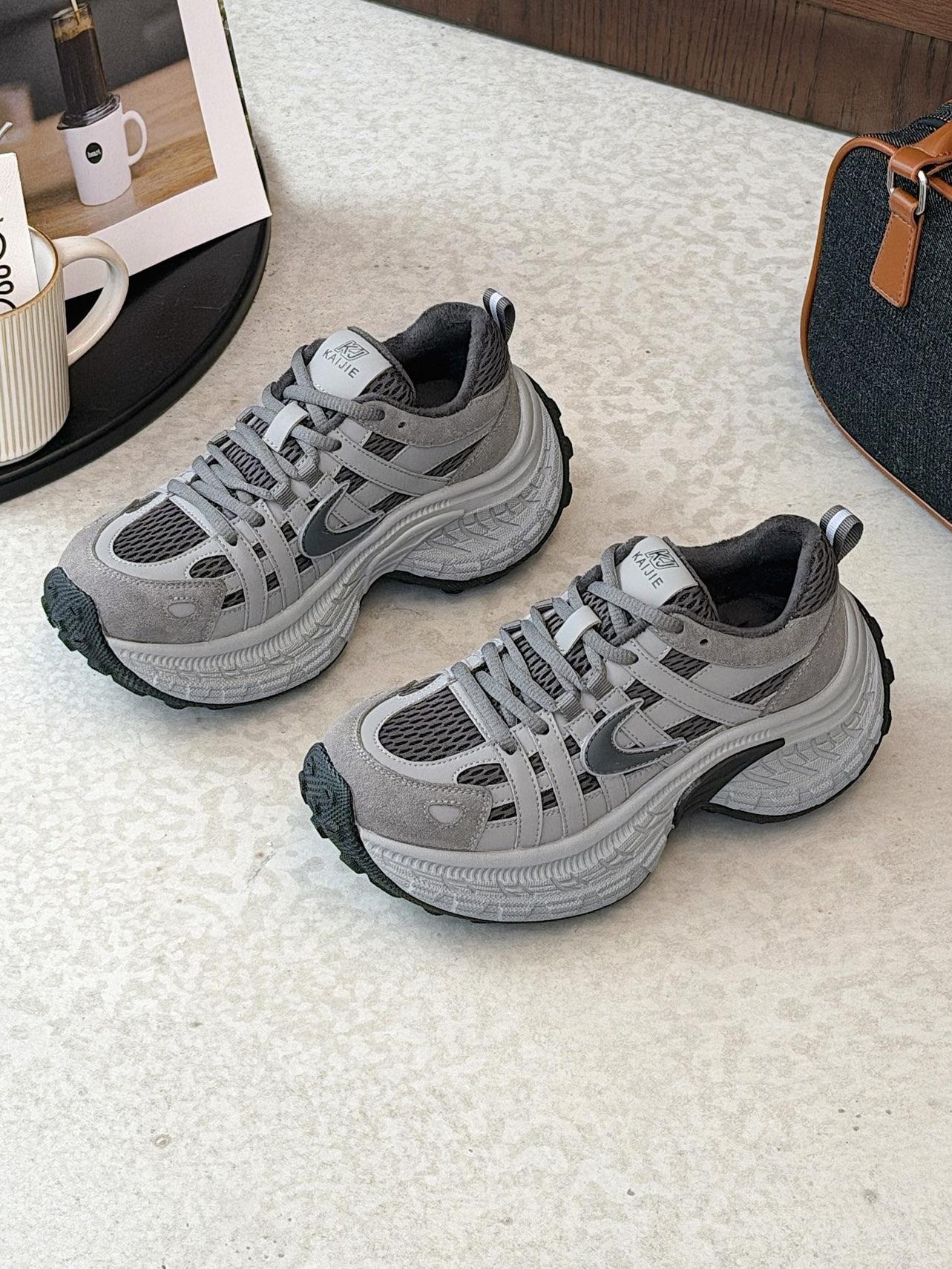 

Women s heightened bottom winter velvet warm retro versatile lightweight platform sports casual shoes 40