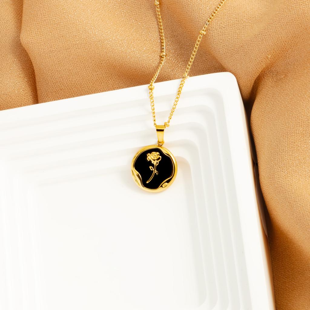 Round Brand Flower Zircon Pendant for Women's Fashion Stainless Steel Golden Charm Low Allergy Jewelry Gift Party Necklace
