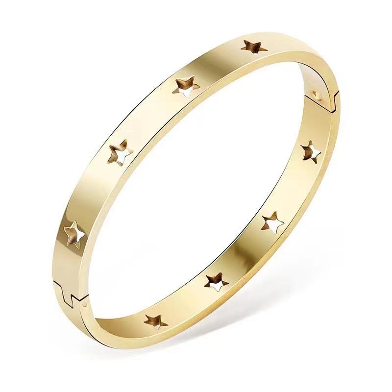 Trendy 18K Gold Plated Charm Bangle Bracelet with Diamond Hollow Out Star Design for Women Elegant Wedding Gift Jewelry