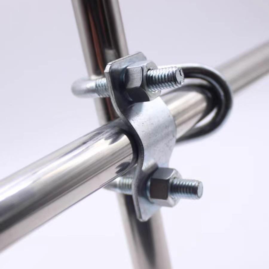 Greenhouse Pig Farm Double U-Bolt Cross Buckle Saddle Clamp for Iron/Steel Pipe Fixation
