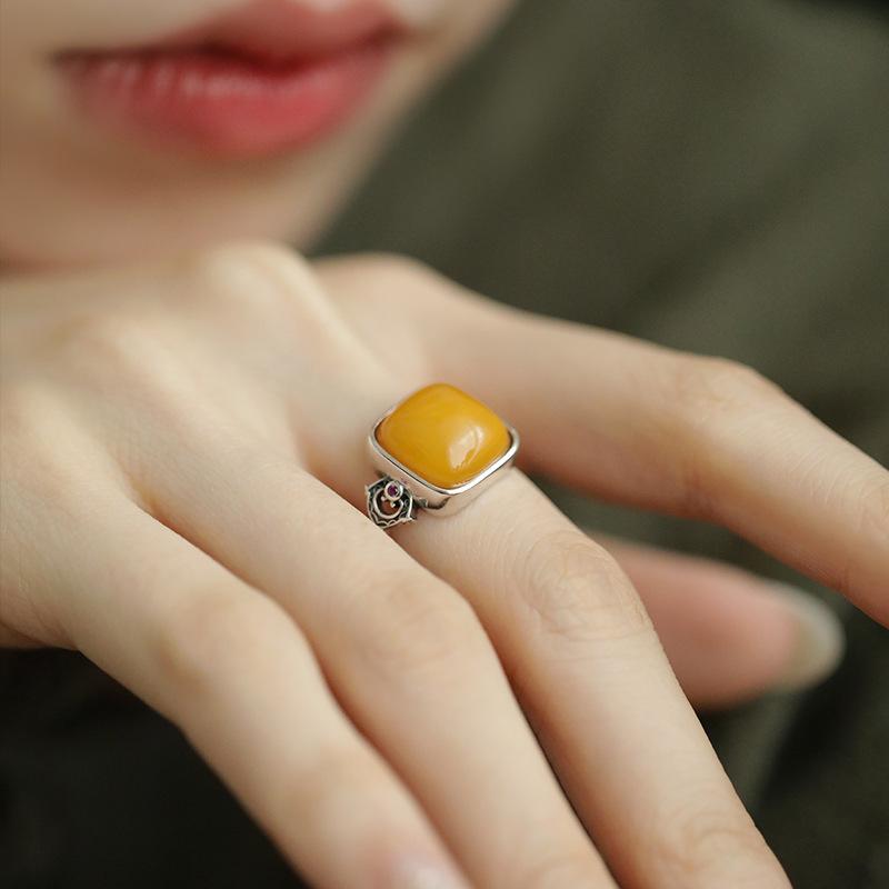 

Adjustable Finger Ring Simple Design Open Band Metal Material Unisex Suitable for Various Finger Sizes Comfortable Fit One Size
