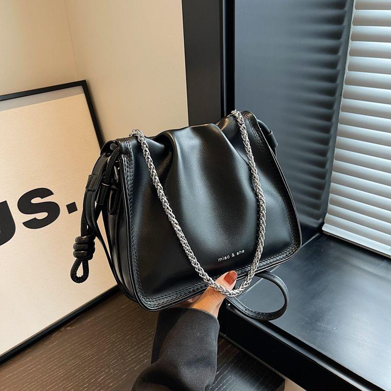 

New Arrival Ruched Clouds Spring/Summer Niche Style Crossbody Bag Chain Black