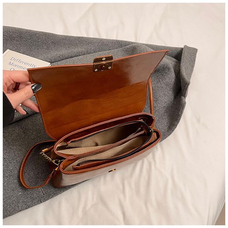 Ielgy Autumn Winter Retro Fashion All-Match Messenger Bag Super Hot One-Shoulder Underarm Small Square Bag