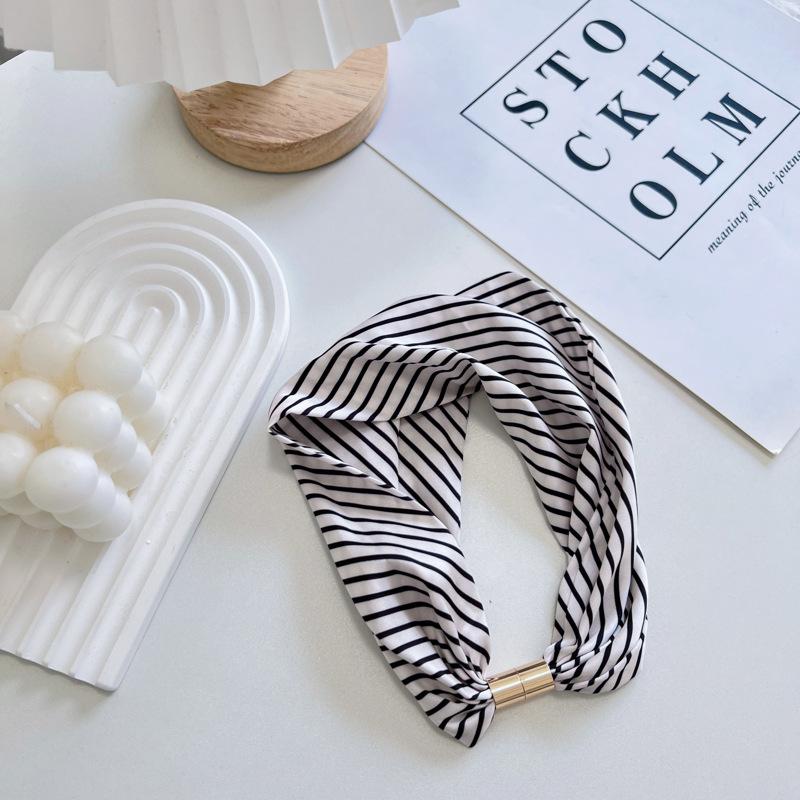 Korean Style New Fahion Silk Scarf Pearl Necklace Decoration Printed All-Matching Vintage Scarf Professional Lady Small Scarf